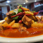 中国新疆ウイグル自治区で食べられるウマ辛い料理のルーツとは?